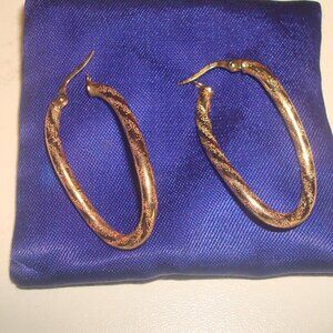 14KT 3 GRAMS SOLID GOLD TWISTED OVAL HINGED HOOP EARRINGS ETCHED 3.5MM LENGTH